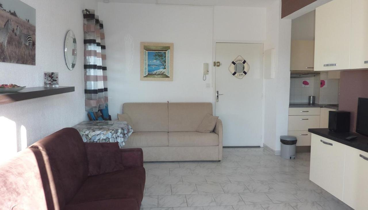 Studio Residence Bona, Vue Hippodrome Et Mer, Clim Hyeres Bagian luar foto